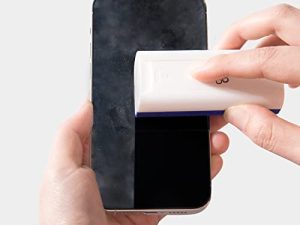 منظف رذاذ شاشة اللمس من CLICK CLEAN ، منظف الشاشة ، بخاخ منظف الشاشة الكل في واحد مع ألياف دقيقة وحامل الهاتف لجميع الهواتف وشاشات الكمبيوتر المحمول والتابلت (أزرق داكن)